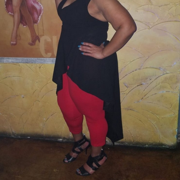 Fashion to Figure Tops - 🔵Black hi/low top